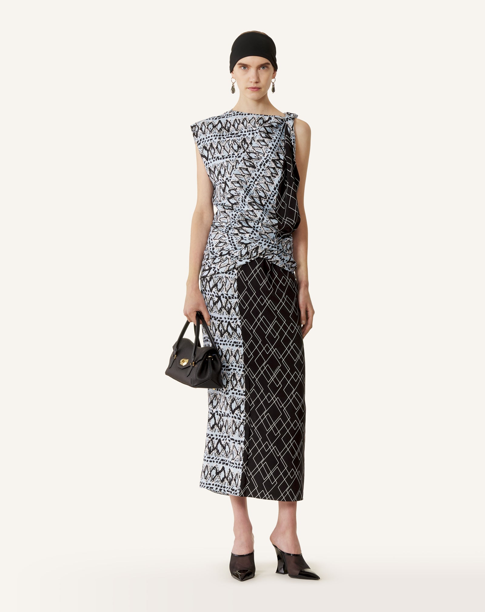 LE CONFIDENT BY LANVIN 26 LEATHER BAG