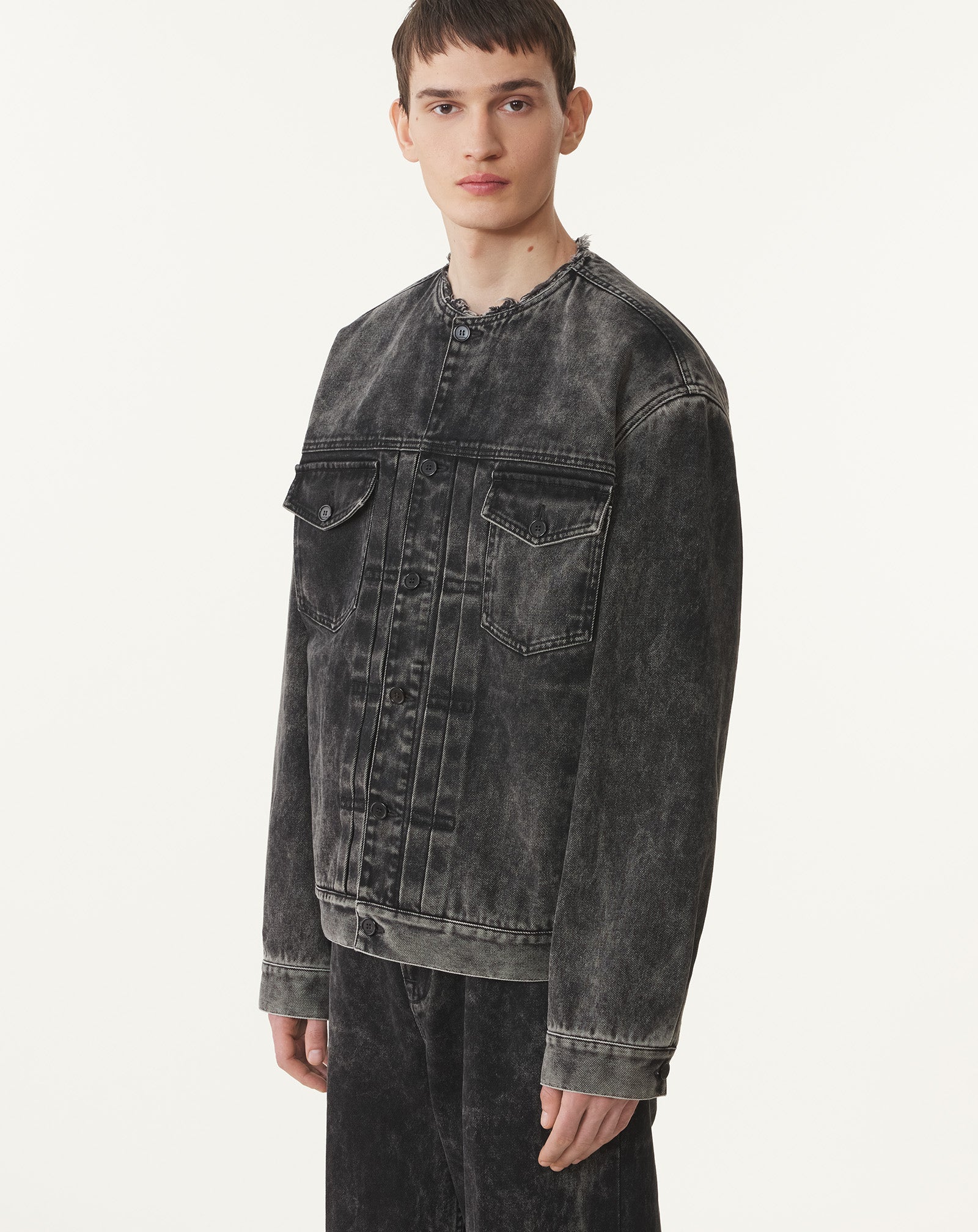 LOOSE FIT WASHED DENIM JACKET