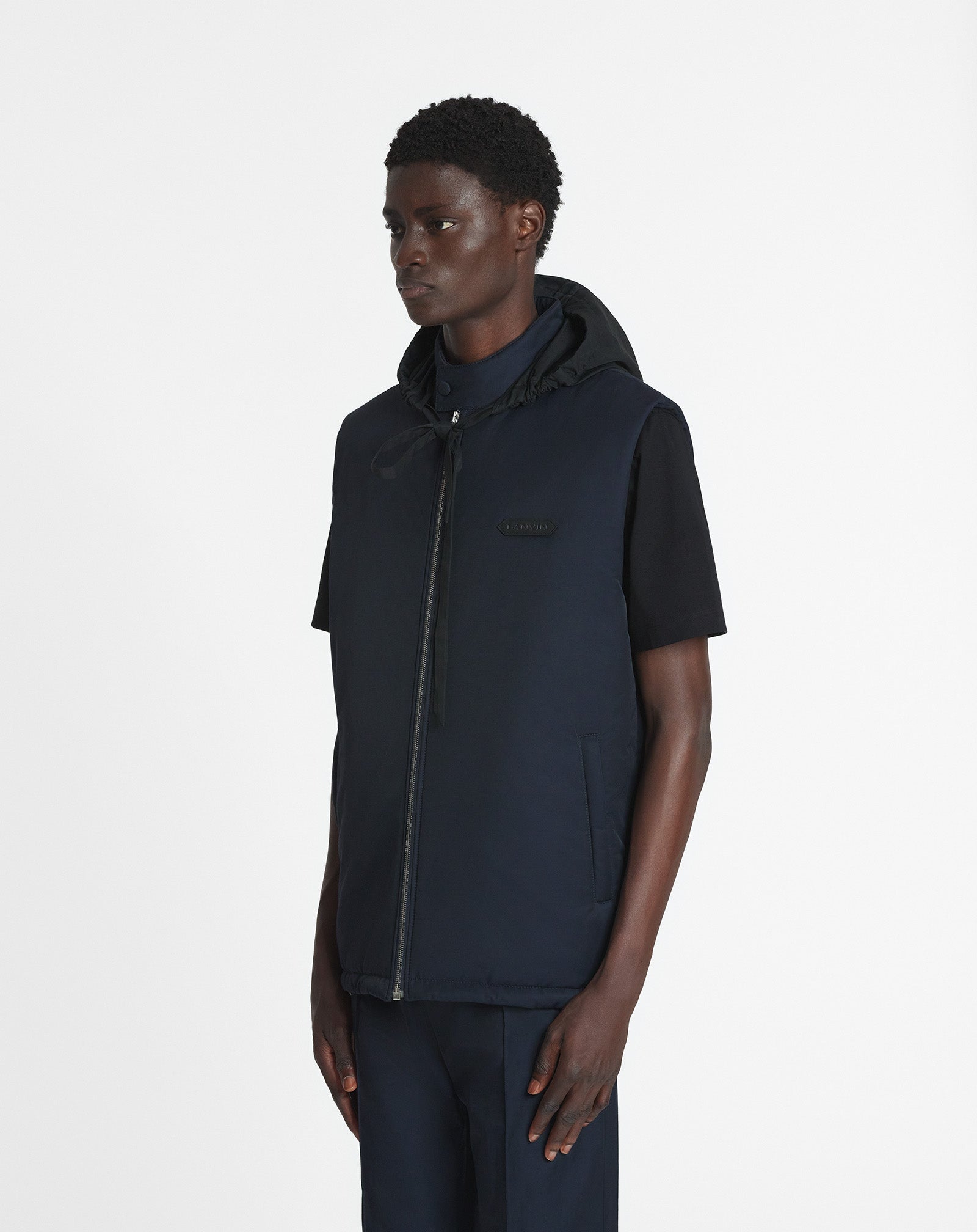 SLEEVELESS PADDED JACKET IN TECHNICAL COTTON