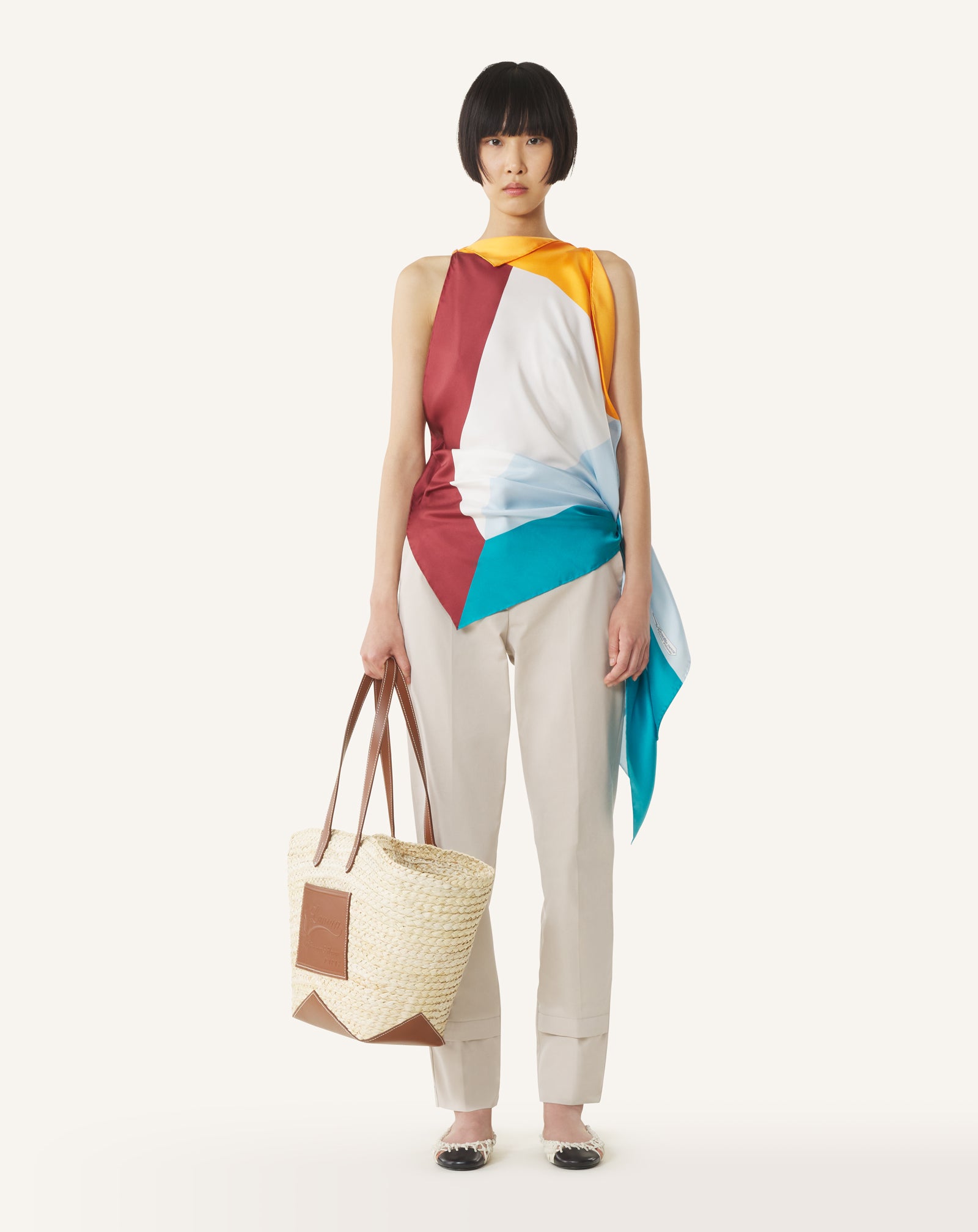 SILK GRAPHIC PRINT TOP