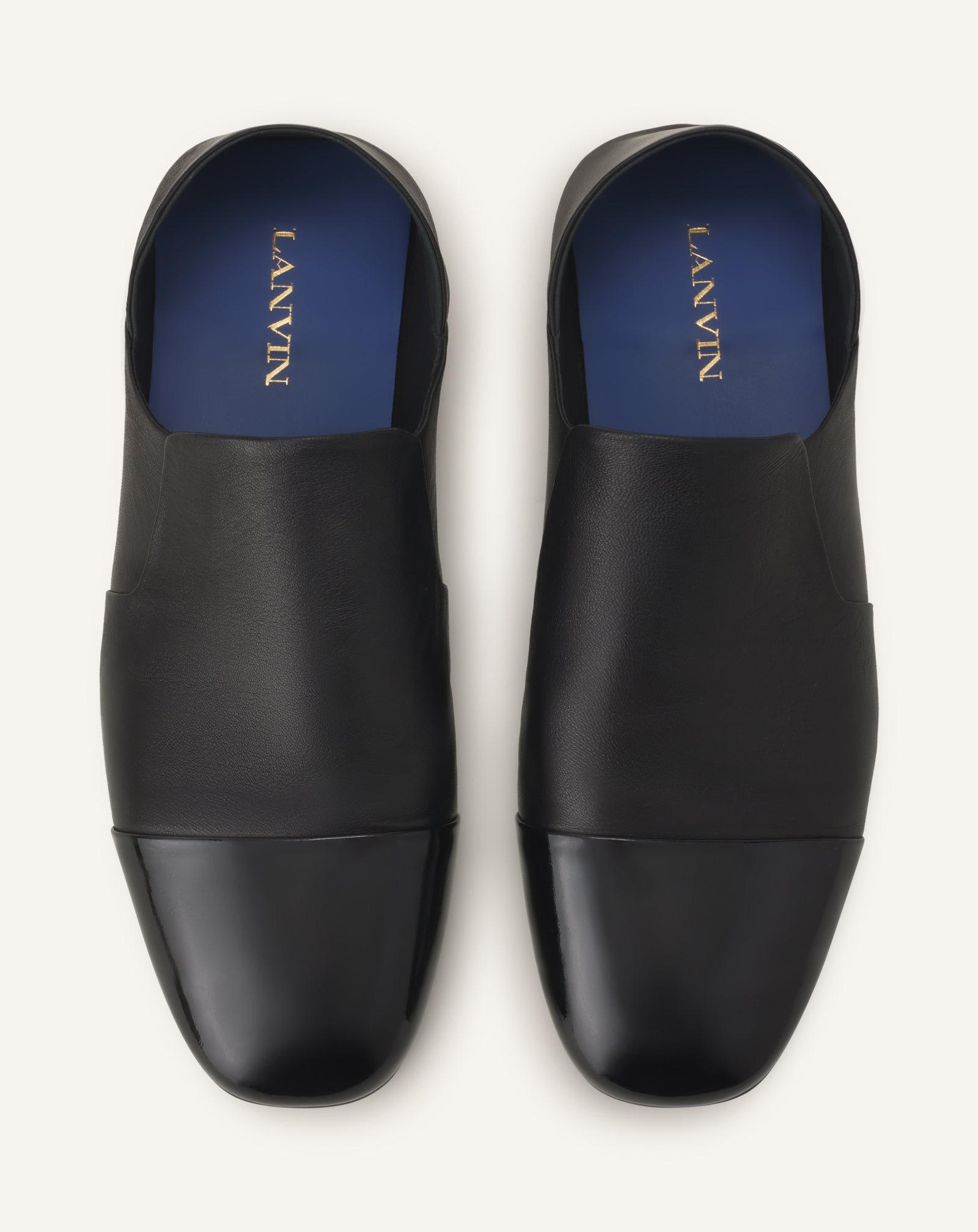 BLACK SOFT LOAFERS IN LEATHER