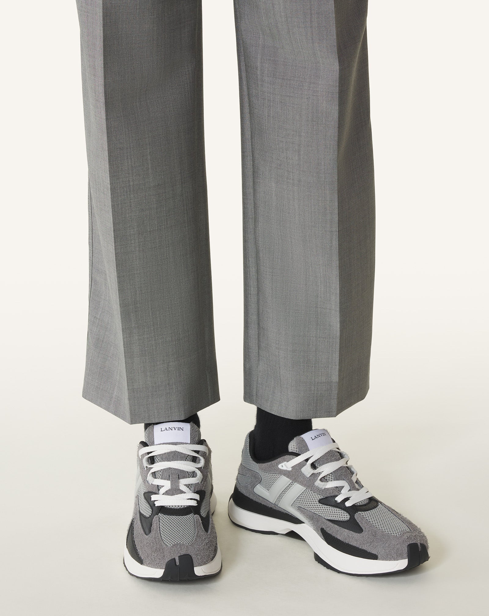 GREY JLA SNEAKERS IN MESH