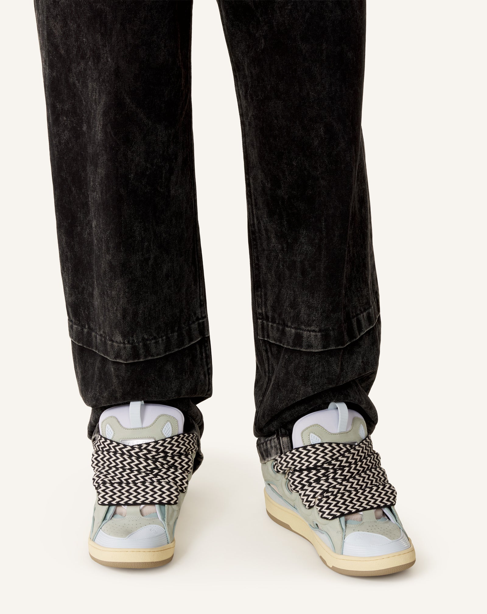 LEATHER CURB SNEAKERS