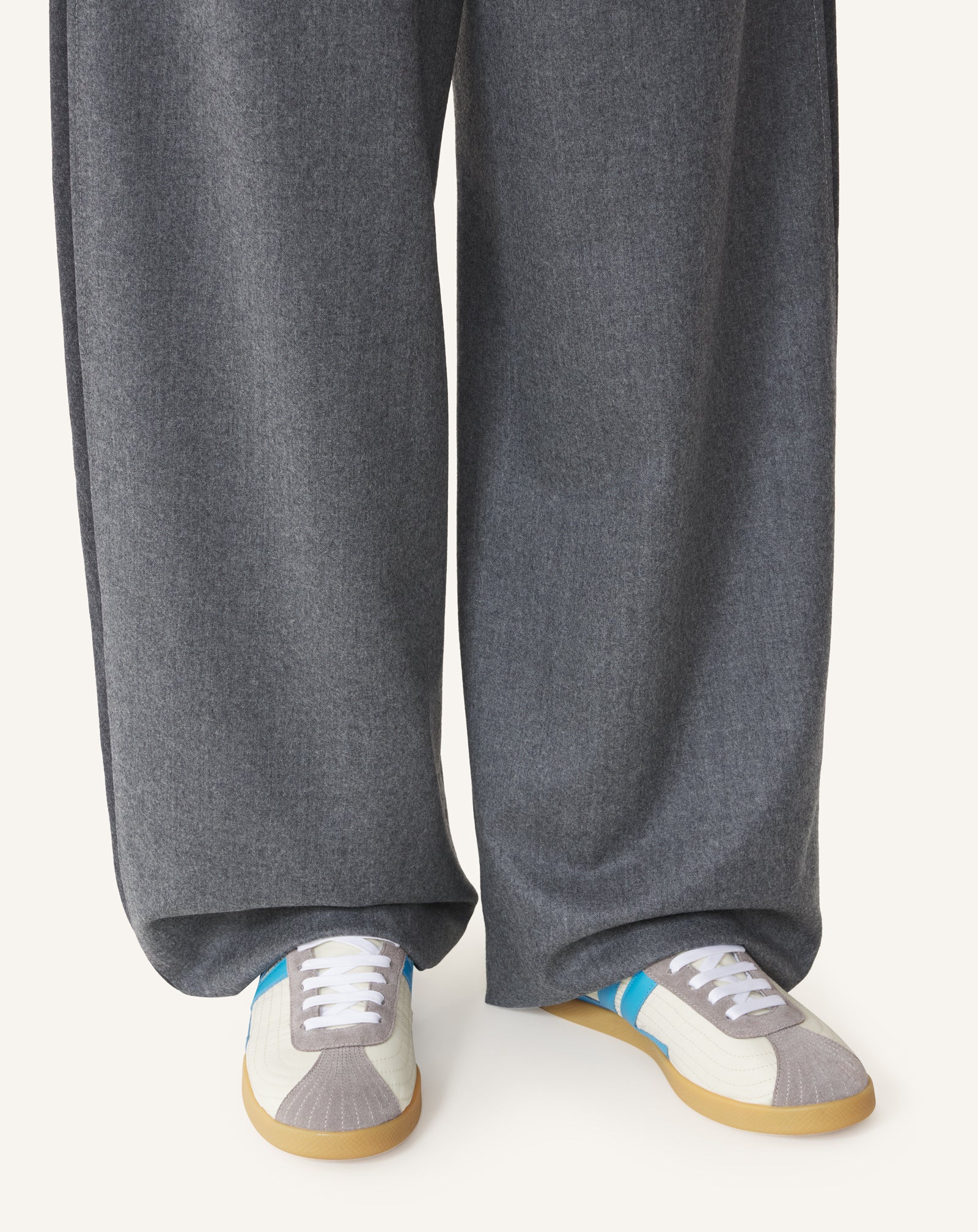 WHITE GLEN SNEAKERS