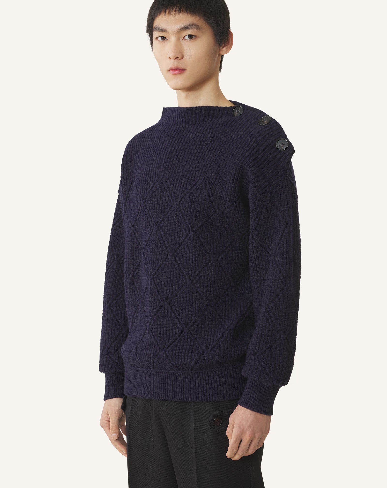 WOOL SWEATER WITH DIAMOND DETAIL