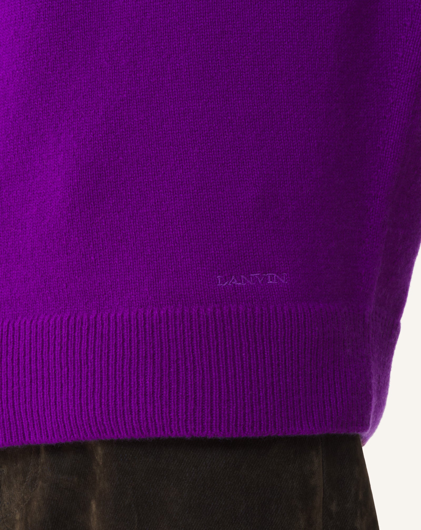 PURPLE STRAIGHT-CUT SWEATER IN CASHMERE