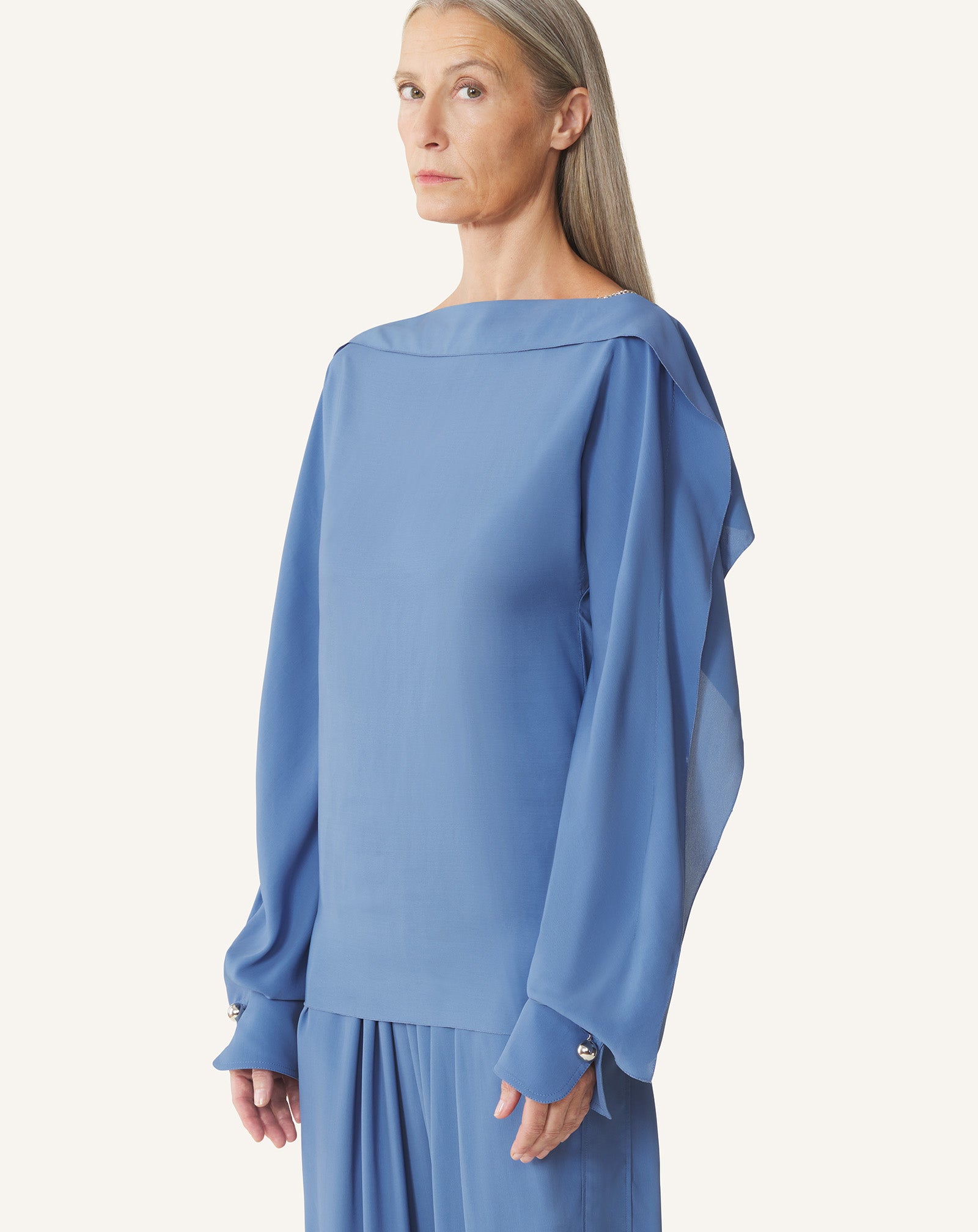 BLUE LONG-SLEEVED TOP IN CREPE DE CHINE