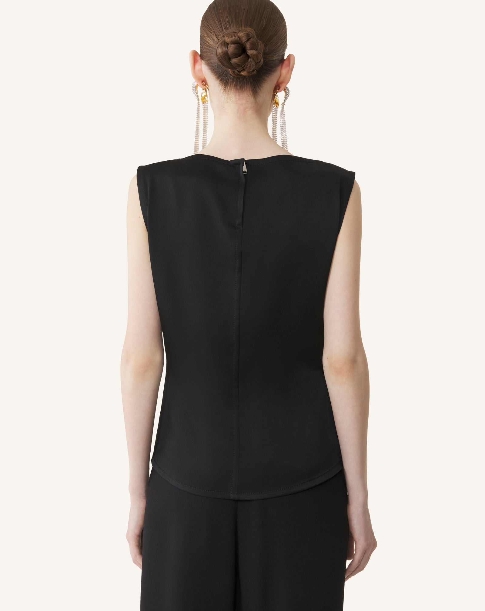 BLACK SLEEVELESS BUTTON-DOWN TOP IN SATIN